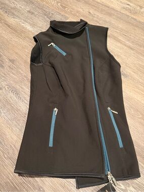 Arista Equestrian Women's Black Turtleneck Sleeveless Vest with Blue Zip Accents